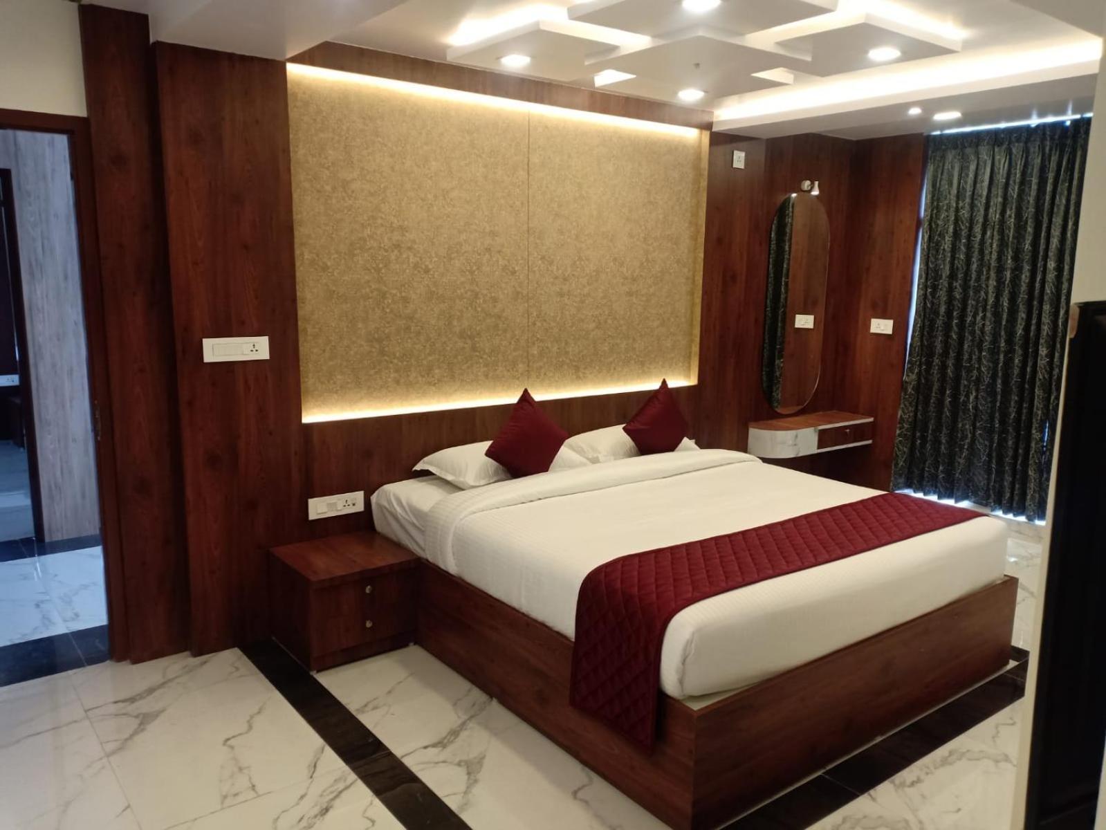 Lakshmi Mahal - V Inn Thiruvarur エクステリア 写真